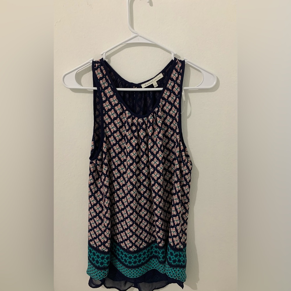 daniel rainn Size Small 100% polyester top